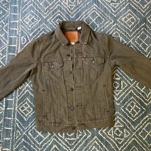 Men’s Levi denim jacket